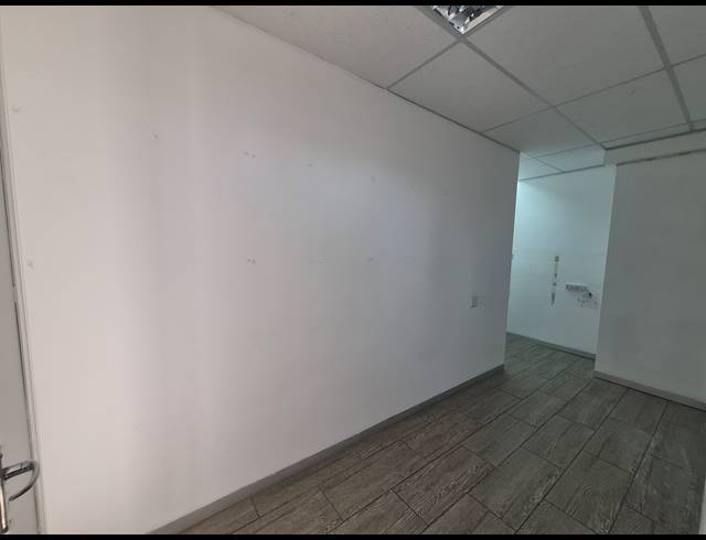 182M² OFFICE TO LET IN KRAMERVILLE